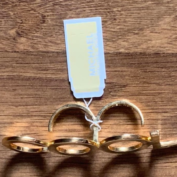 🆕 COOL Multi-Finger Ring - Picture 7 of 10